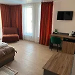 & Zatyshnyi Dvir Апартаменты *