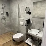 & Zatyshnyi Dvir Апартаменты *