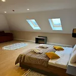 & Zatyshnyi Dvir Апартаменты *