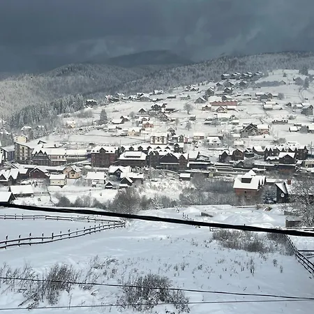 & Zatyshnyi Dvir Apartment *