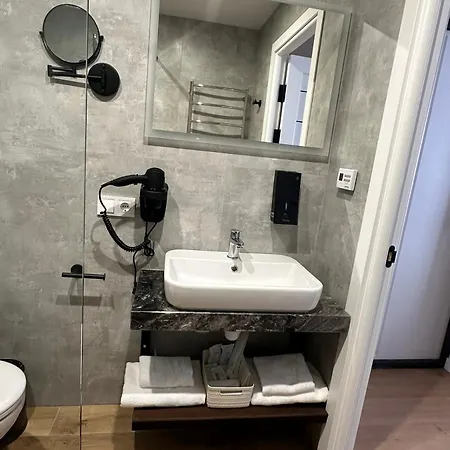 & Zatyshnyi Dvir Apartment Bukowel