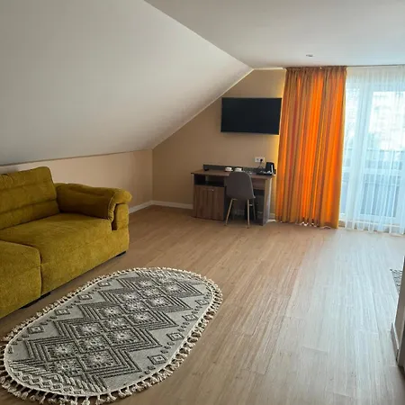 Apartment & Zatyshnyi Dvir *